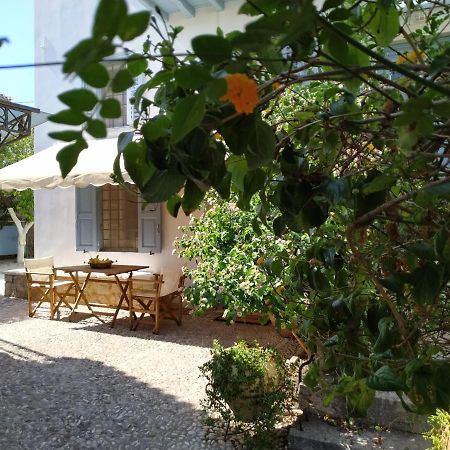 Liknon Guesthouse Villa Galaxídhion Buitenkant foto