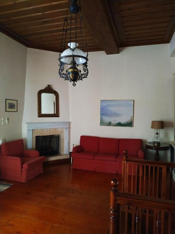 Liknon Guesthouse Villa Galaxídhion Buitenkant foto