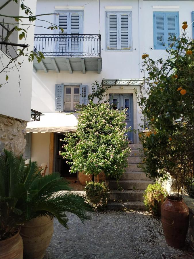 Liknon Guesthouse Villa Galaxídhion Buitenkant foto